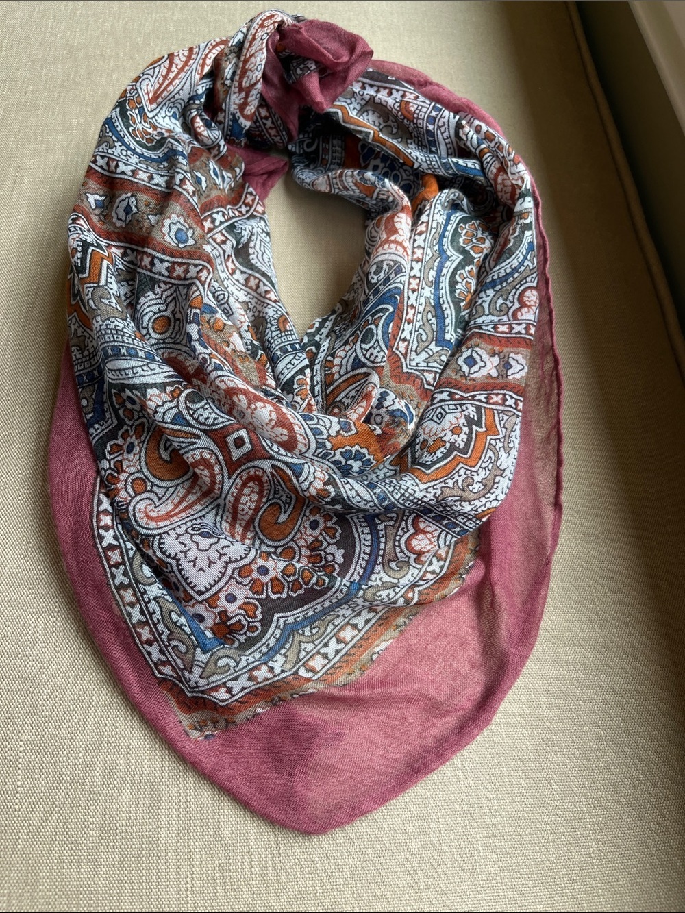 Women’s Lightweight Square Scarf